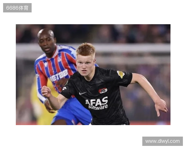 电讯报：纽卡有意引进小将斯密特，该球员非常乐意在一月加盟